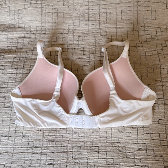 Victoria’s Secret T-shirt Push-Up Full Coverage Bra - Picture 2 of 5